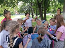 Летний читальный зал открыт для жителей и гостей города любых возрастов