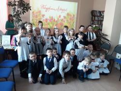Празднично-игровая программа «В марте есть такой денек…»