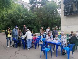 12 июня на площади у библиотеки им. Н. Островского работал летний читальный зал