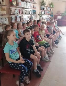 ДЕНЬ ВСПОМИНАНИЯ ЛЮБИМЫХ КНИЖЕК В БИБЛИОТЕКЕ