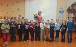 В тереме расписном…