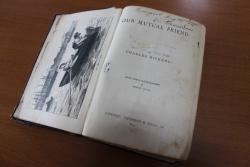 Редкие книги подарили библиотеке им. Н.Островского